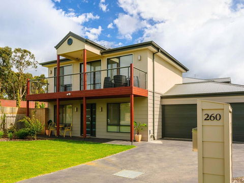 Beachside Bliss - Sunshine Coast Tourism 1
