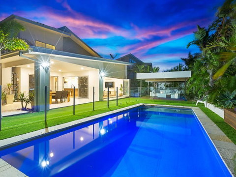 Beachside Holiday Escape - Sunshine Coast Tourism 0