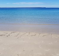 Beachside Husky - Waterfront - Holiday Sunshine Coast