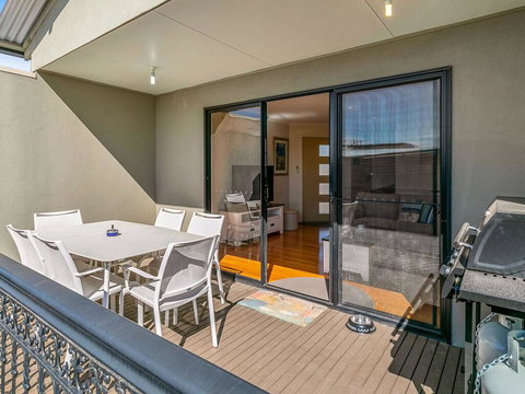 Beachside Memories - Sunshine Coast Tourism 1