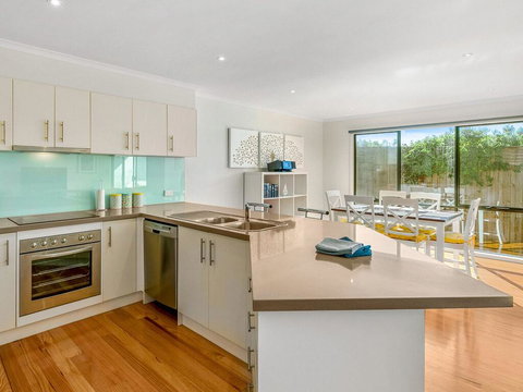 Beachside Memories - Sunshine Coast Tourism 3