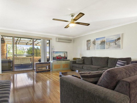 Beachway - Beach Access At End Of Street - Holiday Sunshine Coast 1