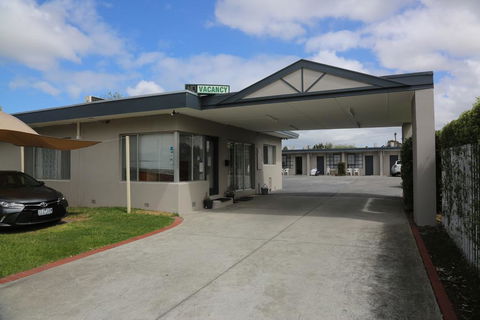 Beaconsfield Lodge Motel - Holiday Sunshine Coast 1