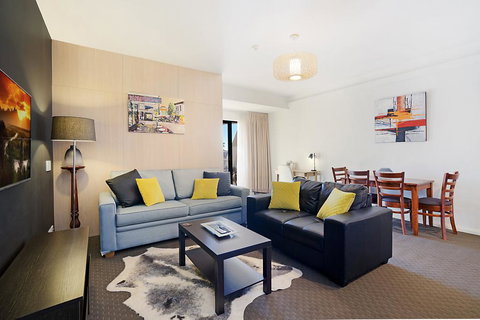 Beau Monde Apartments Newcastle - Boulevard Apartments - Sunshine Coast Tourism 1