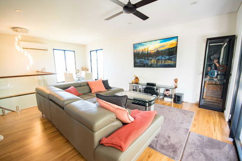 Beautiful Modern Luxury - Sunshine Coast Tourism 0