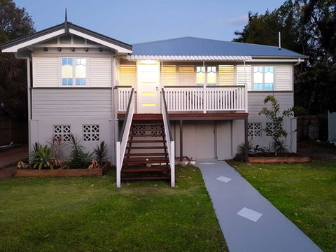 Beautiful Queenslander - Sunshine Coast Tourism 0