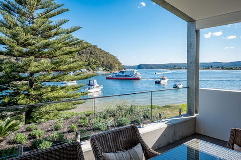 Beauty On Booker Bay - Sunshine Coast Tourism 2