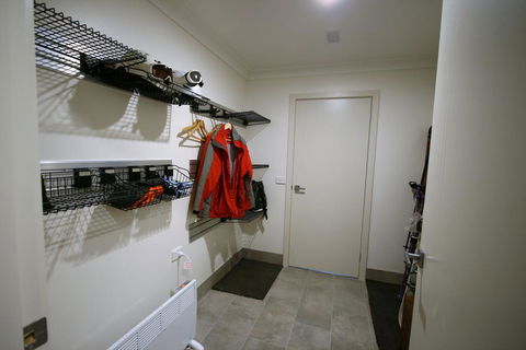 Bedrock - 11 Twynam Street, Jindabyne - Sunshine Coast Tourism 1