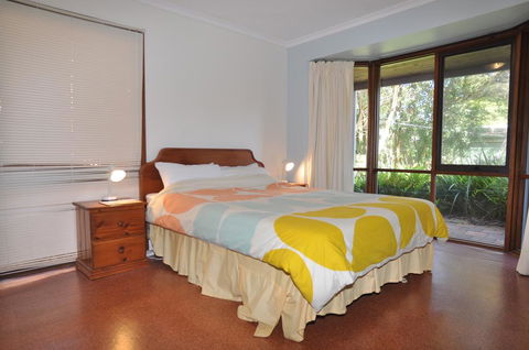 BEECHWOOD - SURF SIDE - Sunshine Coast Tourism 1