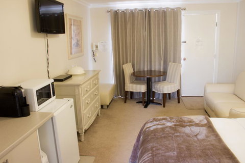 Beechworth On Bridge Motel - Sunshine Coast Tourism 2