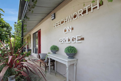 Beechworth On Bridge Motel - Sunshine Coast Tourism 0