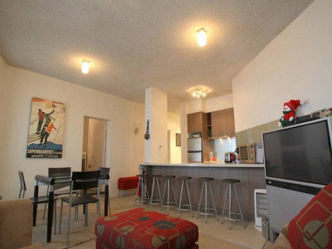 Beehive 18 - Sunshine Coast Tourism 3