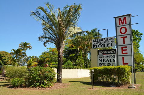 Beerwah Glasshouse Motel - Sunshine Coast Tourism 0