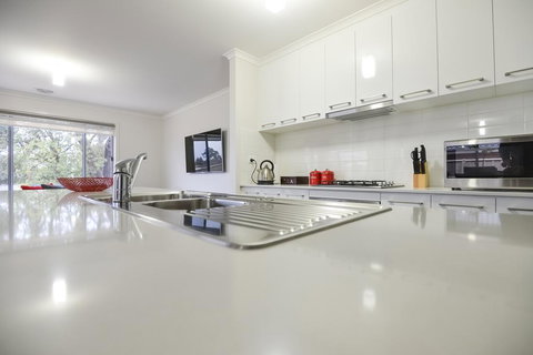 Beischer Apt B - Sunshine Coast Tourism 0