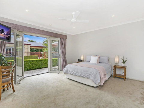 BEL MIREN - DUSTY MILLER - Sunshine Coast Tourism 1