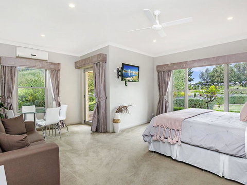 BEL MIREN - ESSINGTON - Sunshine Coast Tourism 1