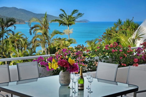 Bella Azure Two Bedroom Two Bathroom Spacious Ocean-view Apartment With Golf Buggy - Sunshine Coast Tourism 0