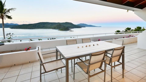 Bella Vista E9 - Ocean View Spacious 2 Bedroom With Golf Buggy - Sunshine Coast Tourism 2