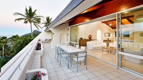 Bella Vista E9 - Ocean View Spacious 2 Bedroom With Golf Buggy - Sunshine Coast Tourism 1