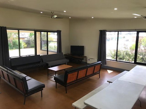 Bellarine Lodge Sleeps 30 - Sunshine Coast Tourism 1