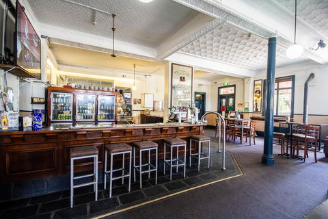 Bellbird Hotel - Sunshine Coast Tourism 3
