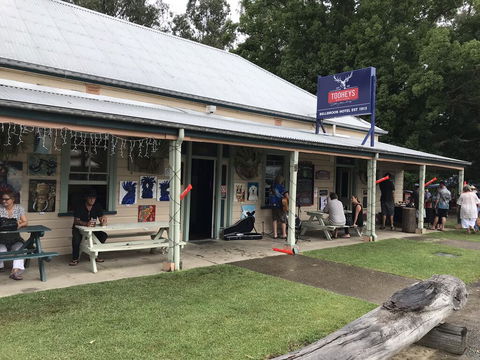 Bellbrook Hotel - Sunshine Coast Tourism 3