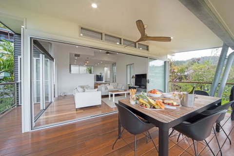 Bellevue Holiday Home - Airlie Beach - Sunshine Coast Tourism 2