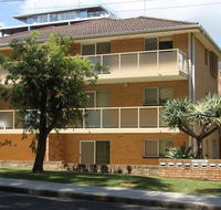 Bentley 3 - North Street - Holiday Sunshine Coast