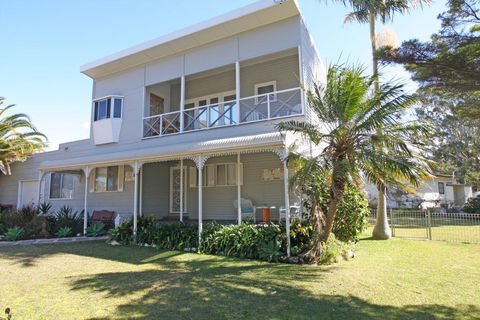 Berrara's Home Away From Home - Sunshine Coast Tourism 0