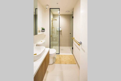 Best One Bedroom Apartment In Melbourne CBD - Sunshine Coast Tourism 3