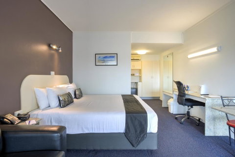 Best Western Zebra Motel - Sunshine Coast Tourism 0