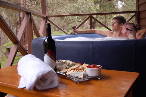 Beyonderup Falls Adult Retreat - Sunshine Coast Tourism 3