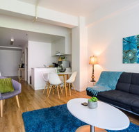BHB CBD Dream FreeWine FreeNetflix FreeWifi Views - Holiday Sunshine Coast