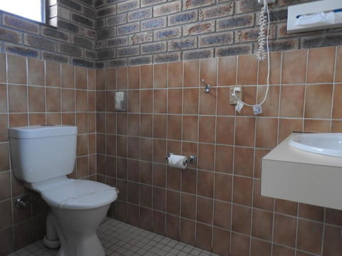 Big Trout Motel - Sunshine Coast Tourism 2
