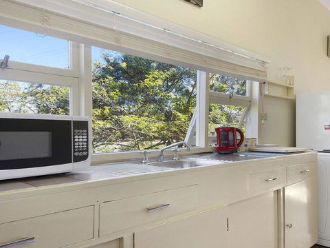 BiJ's On The Beach - 200 Metres To The Water - Sunshine Coast Tourism 2
