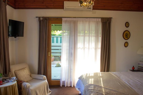 Billabong Cottage - Sunshine Coast Tourism 3
