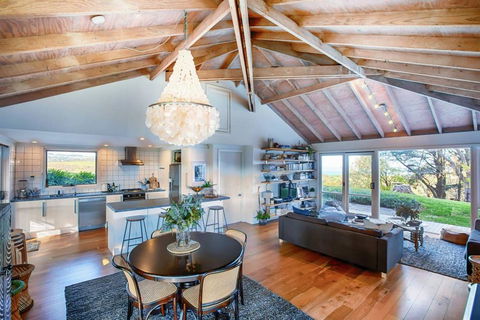 BIMBADEEN ON BUSTY - BIMBADEEN ON BUSTY - Spectacular Views & Wifi - Sunshine Coast Tourism 3