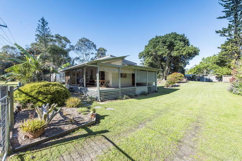 Bird Song - Iluka, NSW - Sunshine Coast Tourism 0