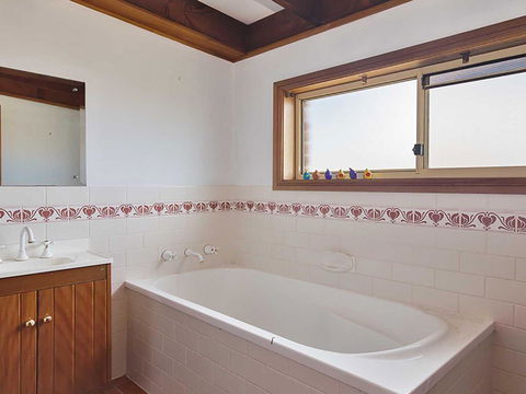Birubi Beach House' 14 Campbell Avenue - Fantastic House And Close To The Surf Beach - Holiday Sunshine Coast 2