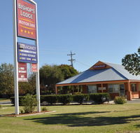 Bishop's Lodge Motor Inn - Holiday Sunshine Coast