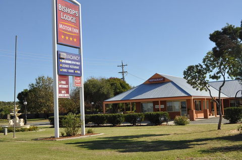 Bishop's Lodge Motor Inn - Sunshine Coast Tourism 0