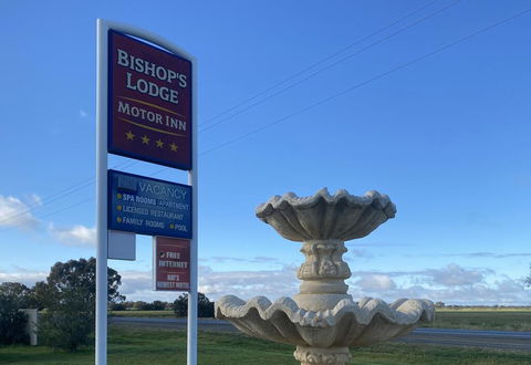 Bishop's Lodge Motor Inn - Sunshine Coast Tourism 2