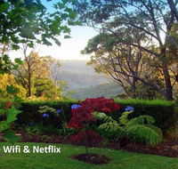 Black Cockatoo Retreat - Sunshine Coast Tourism