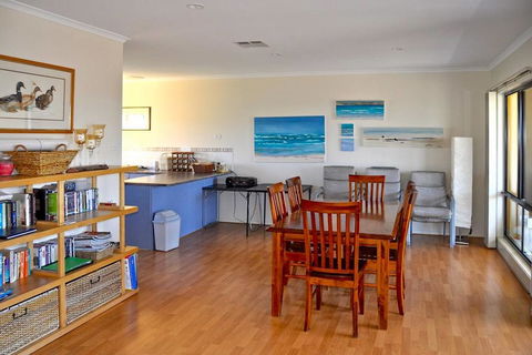 Black Duck - Sunshine Coast Tourism 1