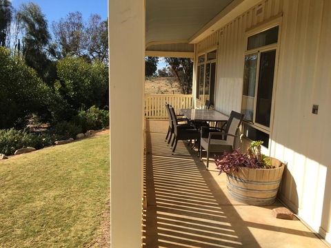 Black Jack Get-A-Way Magpies Nest - Sunshine Coast Tourism 2