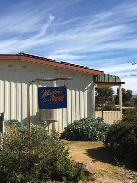 Black Jack Get-A-Way Magpies Nest - Sunshine Coast Tourism 3