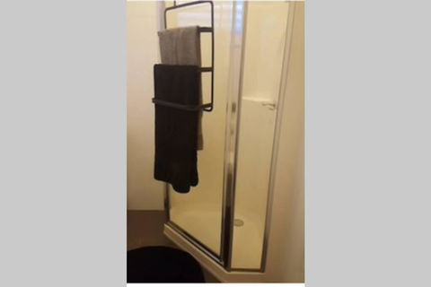 Blackheath Homely Modern Cottage - Sunshine Coast Tourism 3