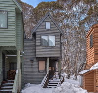 Blairs-DPA - Holiday Sunshine Coast