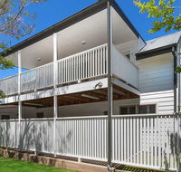 Blake Loft on Manning - 500 metres to two beaches - Holiday Sunshine Coast