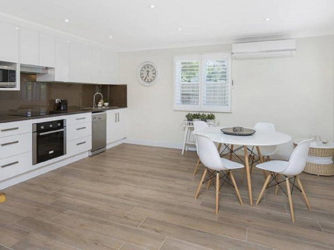 Blake Loft On Manning - 500 Metres To Two Beaches - Sunshine Coast Tourism 1